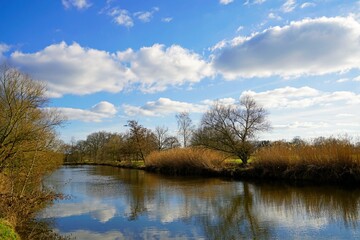 Flusslandschaft an der Ems in der Nähe von Telgte, Nordrhein Westfalen. 