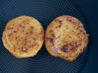 Cordon bleu pané de dinde dans la poêle 