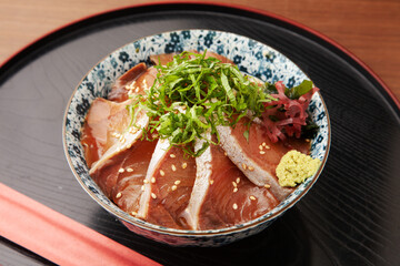 鰤の漬け丼