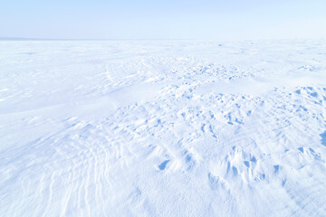 Obraz premium Snowy northern landscape on a cold clear winter day