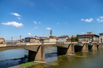 Fototapeta na wymiar view of Arno river in Florence, Italy.