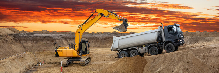 Bagger auf Baustelle