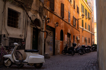 Ulica w Rzymie latem