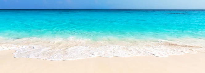 Rolgordijnen Panorama of wave of the sea on the sand beach in Punta Cana, Dominican Republic. © preto_perola
