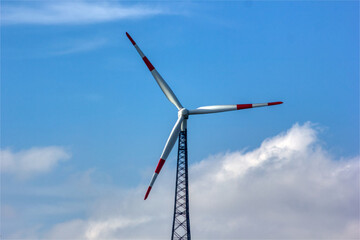 A wind turbine or wind turbine transforms the wind energy into electrical energy