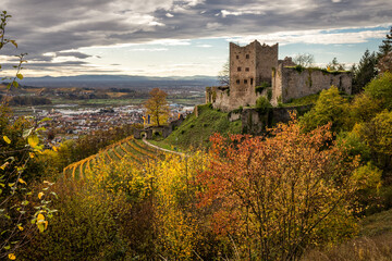 Fototapeta na wymiar Burg Schauenburg im Herbst