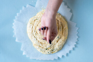 Cheese spinach pie. Salty cake recipe. Step by step. View from above. The girl is cooking. Step 19 © Дарья Сахарова