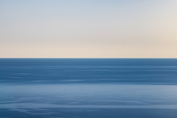 Obraz premium 空と海と水平線、長秒露光（600秒）