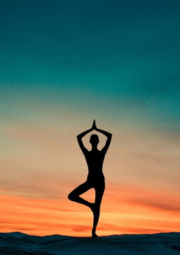 Yoga Pose Sunset © Narelle Cross