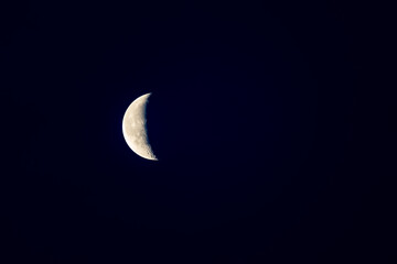 Obraz na płótnie Canvas a crescent moon in the sky