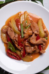Sweet and sour sauce fried with pork