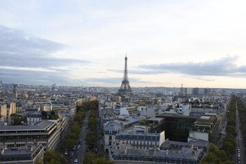 エッフェル塔とパリの街並み