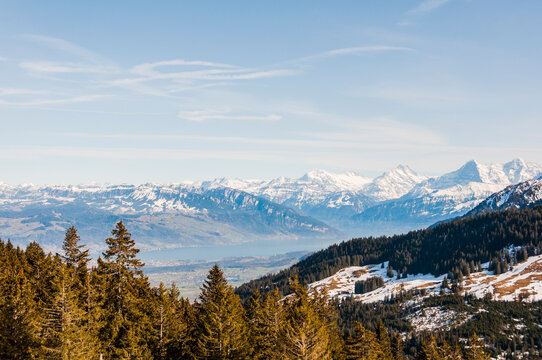 Gantrisch, Berner Oberland, Berner Alpen, Thunersee, Eiger, M&ouml;nch, Jungfrau, Fribourg, Schweizer Alpen, Aussichtspunkt, Wanderweg, Fr&uuml;hling, Schweiz