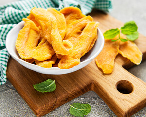 Dried mango slices