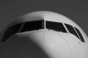 Fototapeta na wymiar Boeing 777 Frontalansicht