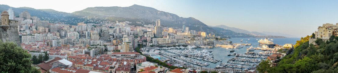 Fototapeta na wymiar Cityscape of Monte Carlo (France)