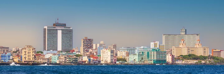 Foto op Canvas Kleurrijke panoramische skyline van Havana, Cuba © Delphotostock