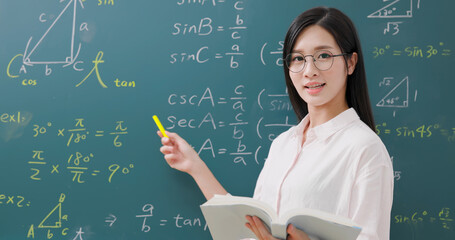 female math teacher teach online
