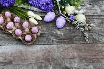 Osterdekoration mit Textfreiraum