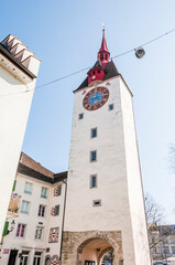 Obraz premium Bremgarten, Spittelturm, Obertor, Obertorplatz, Oberstadt, Altstadt, Altstadthäuser, Reuss, Fluss, Reussbrücke, Aargau, Stadtrundgang, Frühling, Schweiz