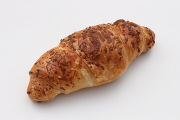 Croissant mit Käse und Schinken.