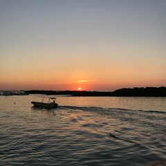 Naklejka premium sunrise over the sea