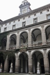 Fototapeta na wymiar Napoli – Interno del Chiostro del Salvatore
