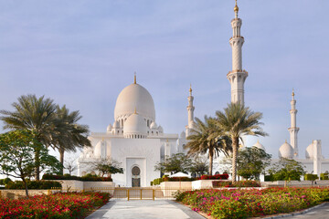 Sheikh Zayed Mosque against the evening sky