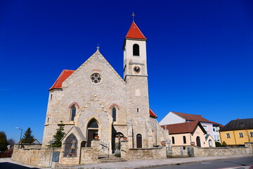 Fototapeta na wymiar Pfarrkirche Au am Leithaberge