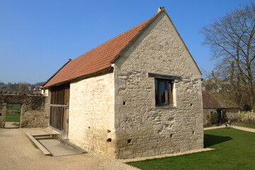 old barn conversion into a home - obrazy, fototapety, plakaty