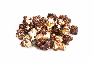 Obraz premium Group of chocolate popcorn isolated on white background. Delicious dessert