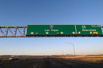 アメリカ　ラスベガスを案内するフリーウェイの看板