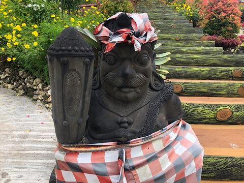 Gupolo Stone Sculpture For Gate Decoration with fabric
