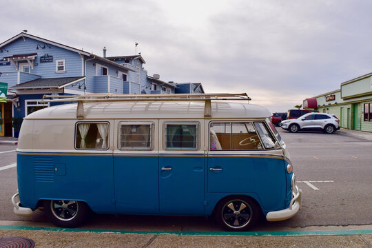 FRESNO, UNITED STATES - Mar 02, 2021: A Profile Photo Of A Blue Bus In Morro Bay Ca. 2021