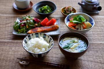 和食 食卓 健康 イメージ