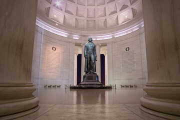 Bronze statute of Thomas Jefferson in the Jefferson memorial, located in Washington DC.