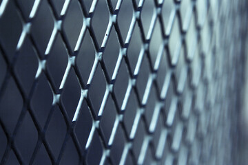 Grating with defocused rhombus shaped background