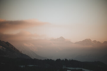 Allgäuer Alpen während dem Sonnenuntergang
