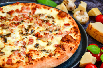  Home made italian pizza  carbonara with cream ,ham  tomatoes and mushrooms