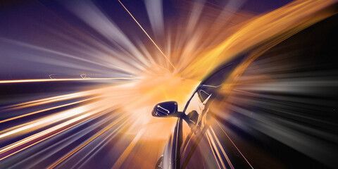 Lichtspuren auf der Straße und Automobil