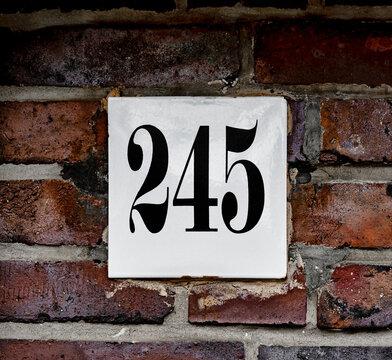 Hausnummer 245