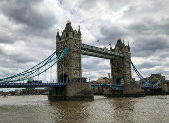 Fototapeta na wymiar Tower Bridge Cloudy