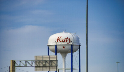 Katy welcome sign on a tower, Texas - obrazy, fototapety, plakaty