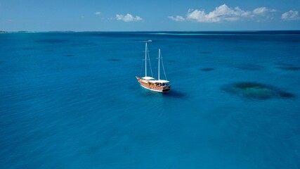 Fototapeta premium Scuba diving, diving in the ocean on boats and ships from a bird's eye view, Maldives