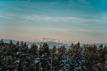 Panorama, zimowy krajobraz z widokiem na góry, małopolska., powiat nowosądecki
