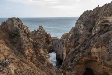 Fototapeta na wymiar Atlantic coast cliffs and rocks on the beaches of the Algarve