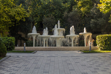 Obraz premium White fountain in Baku, Azerbaijan