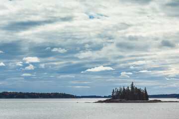 USA, Maine, Mt. Desert Island. Acadia National Park, Frenchman Bay.