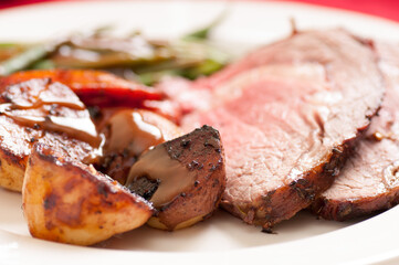 beef prime rib dinner