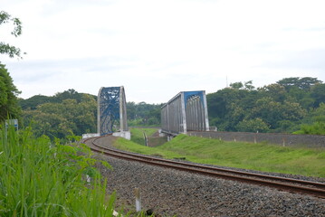 Fototapeta na wymiar railway bridge in the countryside